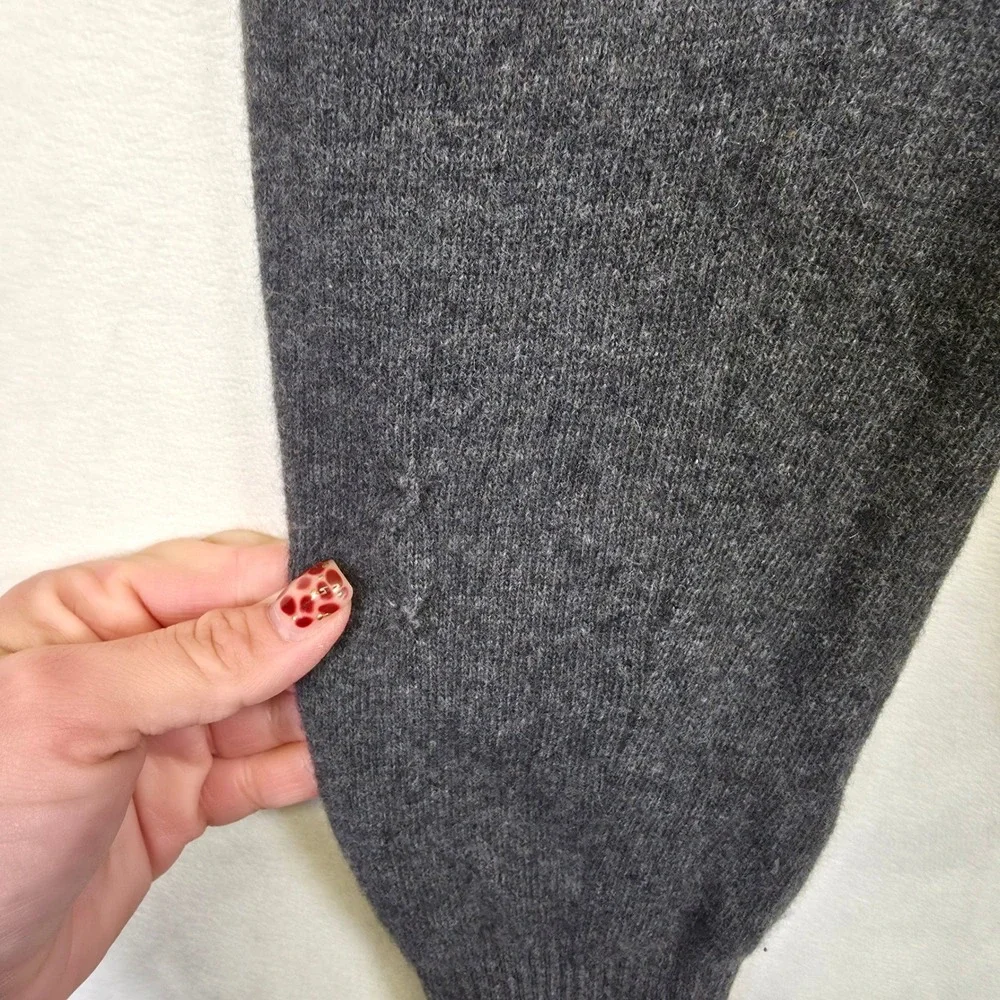 Banana Republic Sweater Mens M Gray Italian Yarn Merino‎ Wool Classic Minimalist